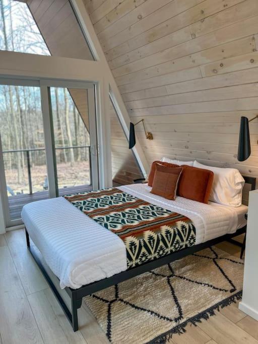 Fox Ridge-Black Alder Lodging Logan Exterior photo