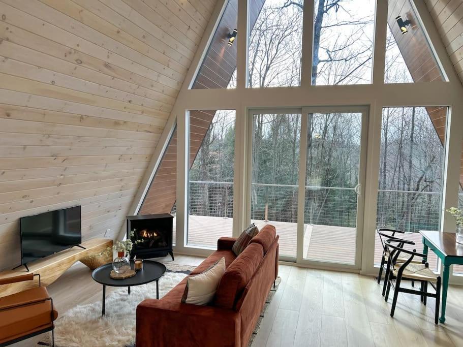 Fox Ridge-Black Alder Lodging Logan Exterior photo
